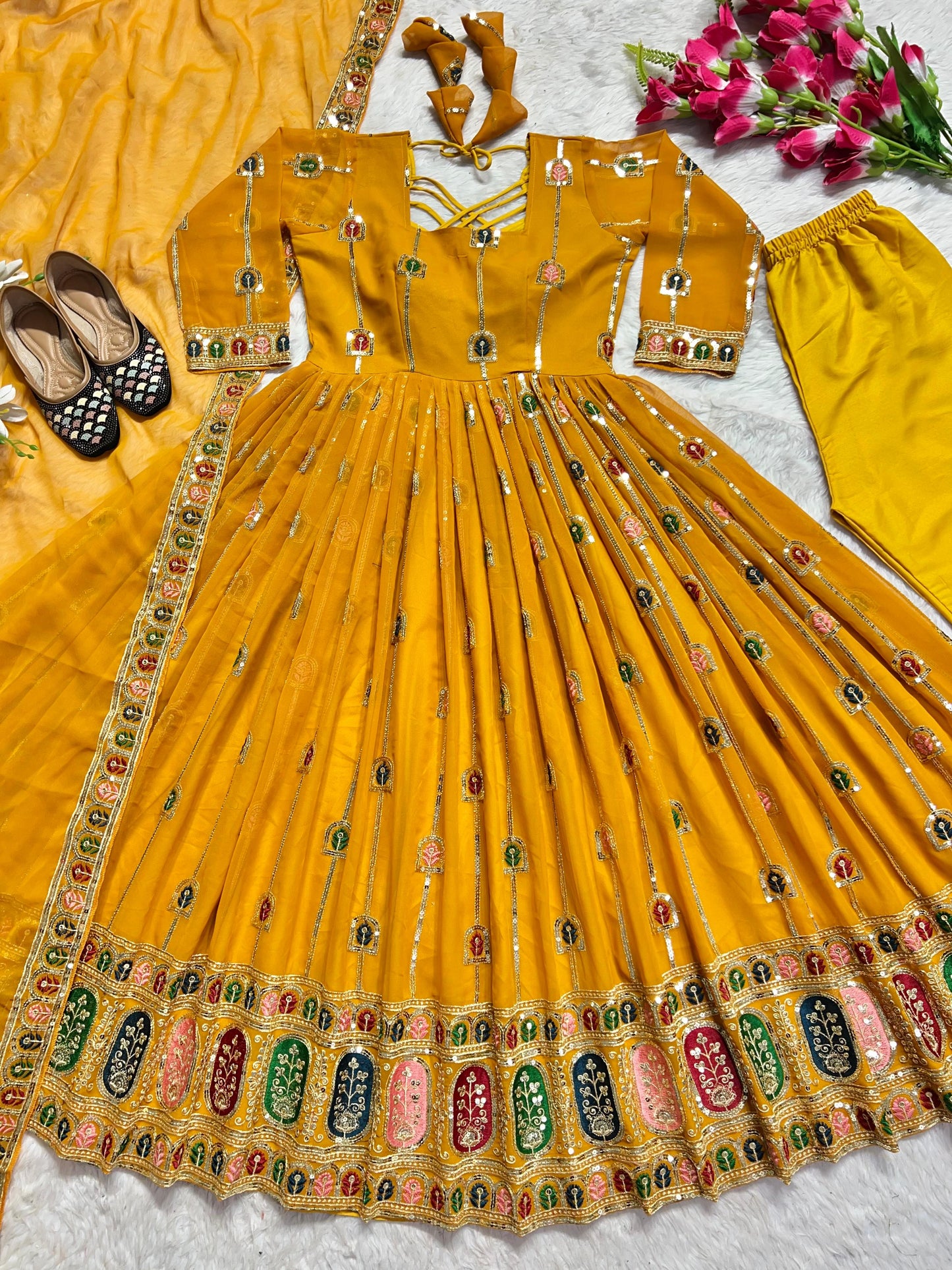 Đěsigner Anarkali Suit In New Fancy Style