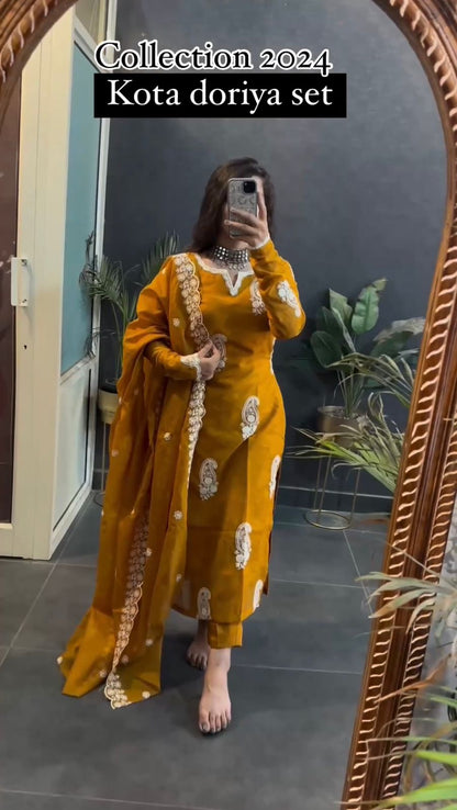 Suit On Tibby Silk Febric With Inner And Thred Work And Pent On Crep Febric And Dupatta